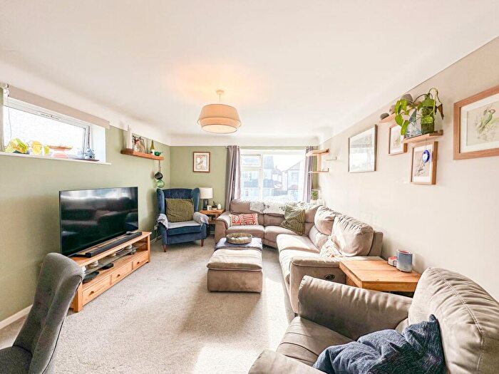 3 Bedroom Apartment For Sale In Wood Lane, Greasby, CH49