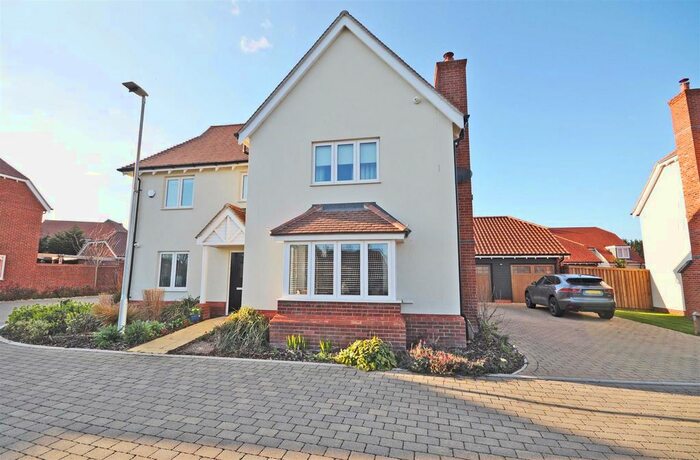 5 Bedroom Detached House To Rent In Jasmine Drive, Notley, Braintree, CM77