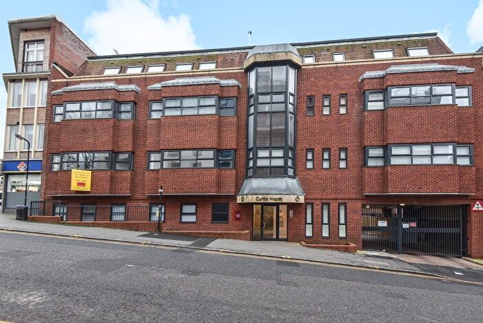 2 Bedroom Flat To Rent In Corporation Street, High Wycombe, HP13