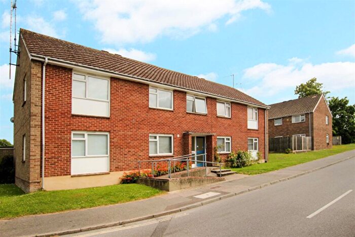 2 Bedroom Apartment To Rent In Leylands Park, Burgess Hill, West Sussex, RH15