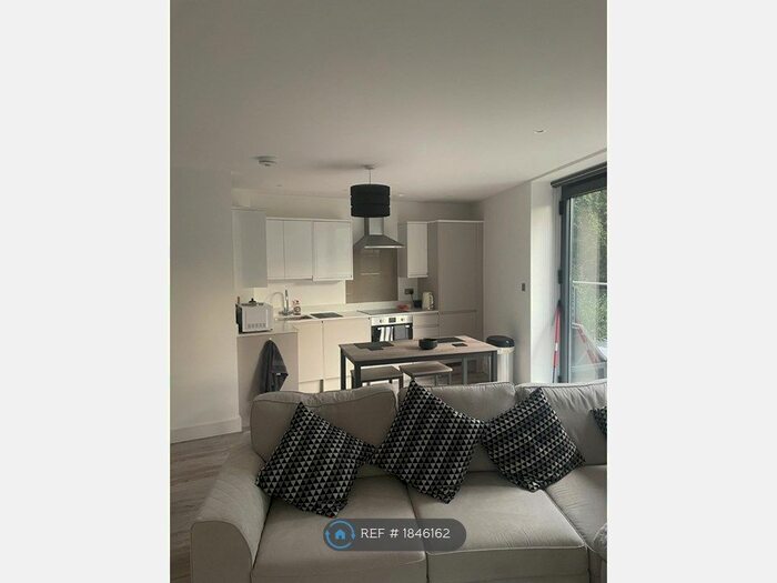 2 Bedroom Flat To Rent In Clarence Road, Tunbridge Wells, TN1