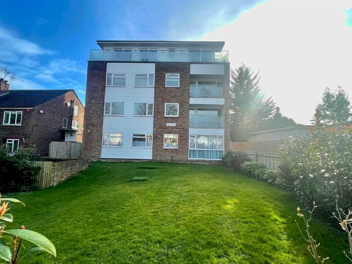 2 Bedroom Flat To Rent In Stuart Court, Whitehall Road, Chingford, E4