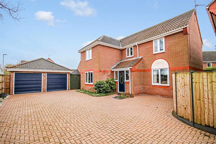 4 Bedroom Detached House For Sale In St Marys Grove, Sprowston, NR7