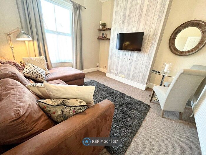 2 Bedroom Flat To Rent In Mayfield St, Hull, HU3