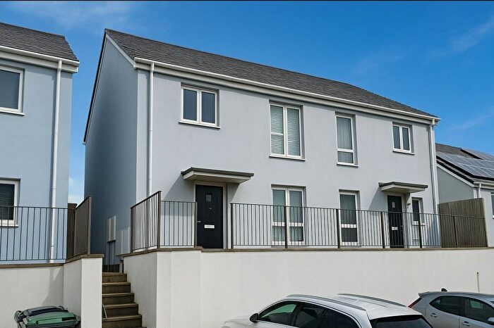 3 Bedroom Semi Detached House For Sale In Wordsworth Road, Plymouth, PL2