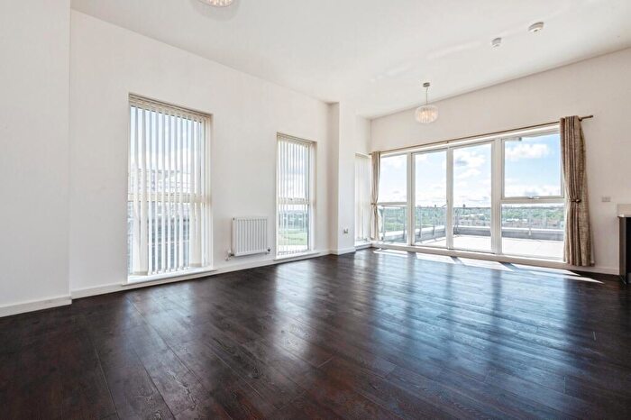 3 Bedroom Property For Sale In Clovelly Place, Greenhithe, Kent, DA9