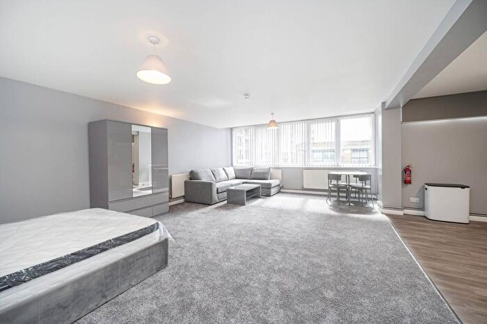 Studio To Rent In Whitechapel Road, Whitechapel, London, E1