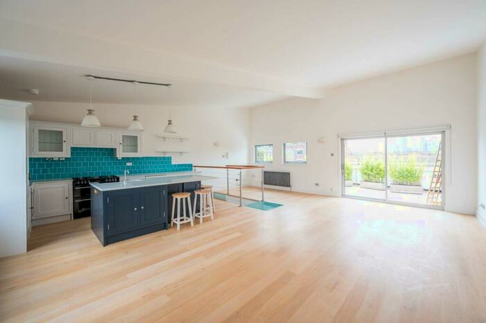 2 Bedroom Flat To Rent In Sunlight Square, Bethnal Green, London, E2