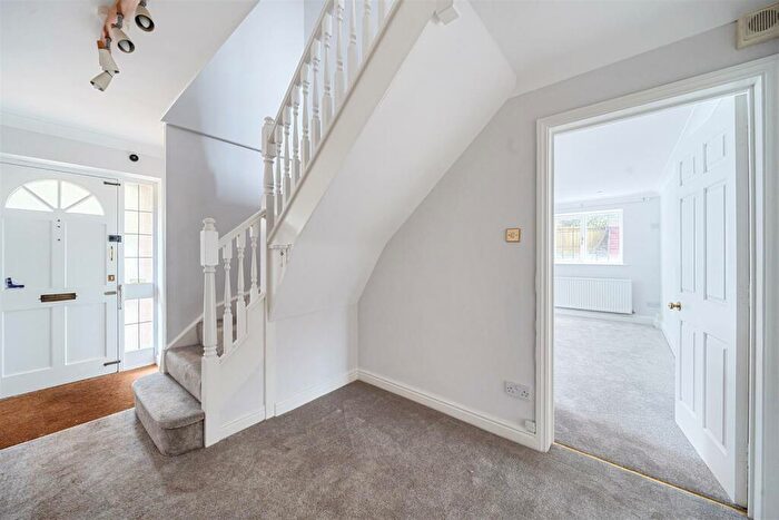 5 Bedroom Detached House To Rent In Manse Gardens, Cheltenham, GL51