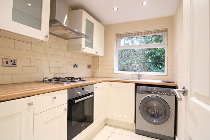 1 Bedroom Flat To Rent In Silk Mill Road, Watford, WD19