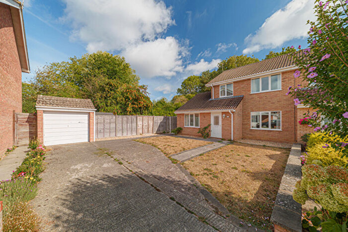 3 Bedroom Semi Detached House For Sale In Rambler Close, Trowbridge, BA14