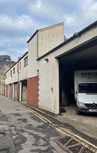 Detached House To Rent In - Trade Street Lane, Cardiff, CF10