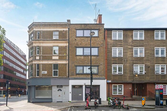 3 Bedroom Property For Sale In Cromer Stree, King's Cross, London, WC1H
