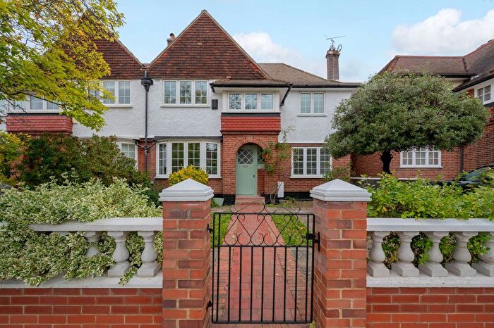 3 Bedroom Semi-detached House For Sale In Cricklade Avenue, Streatham Hill, London, SW2