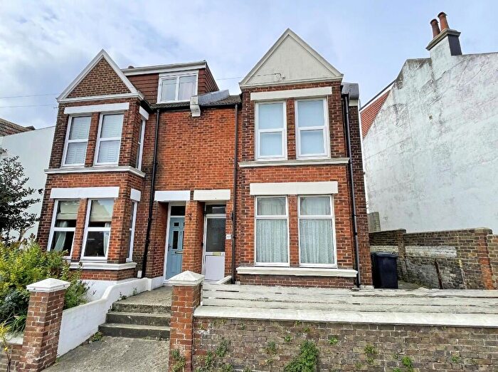 3 Bedroom Semi-Detached House For Sale In Hollingbury Road -, BN1