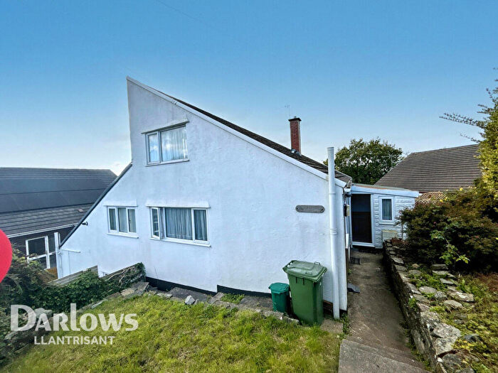 3 Bedroom Semi-Detached House For Sale In Chapel Hill Close, Llanharan, CF72