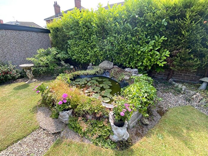 2 Bedroom Detached Bungalow For Sale In Doncaster Road, Conisbrough, DN12