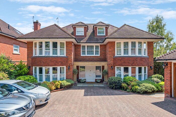 5 Bedroom Detached House For Sale In Henley Road, Marlow, SL7