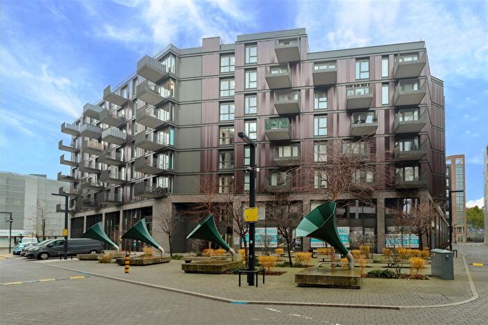 1 Bedroom Flat For Sale In Gramophone Lane, Hayes, UB3
