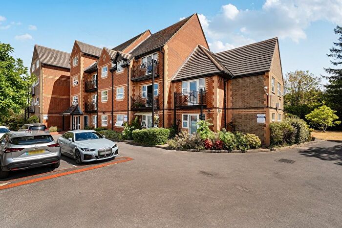 2 Bedroom Flat For Sale In Marlborough House, Northcourt Avenue, Reading, RG2