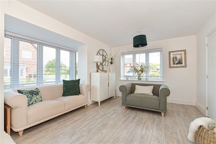 3 Bedroom Semi-detached House For Sale In Oriel Road, Horsham, West Sussex, RH12