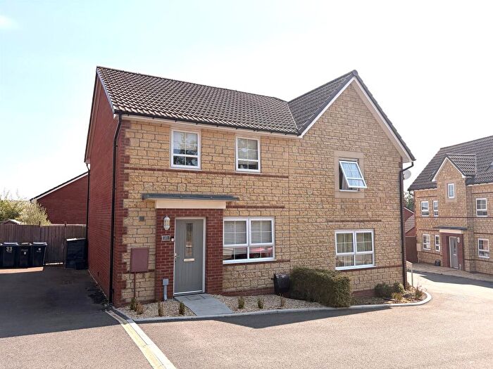 3 Bedroom Semi-Detached House For Sale In Harvey Avenue, Chippenham, SN15