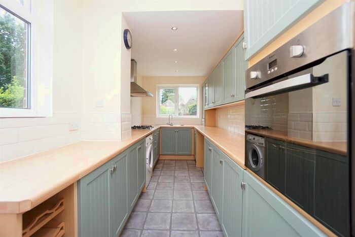 3 Bedroom Semi-Detached House To Rent In Hutcliffe Wood Road, Beauchief, Sheffield, S8