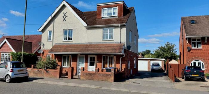 2 Bedroom Flat To Rent In Harnham - Netherhampton Road, SP2