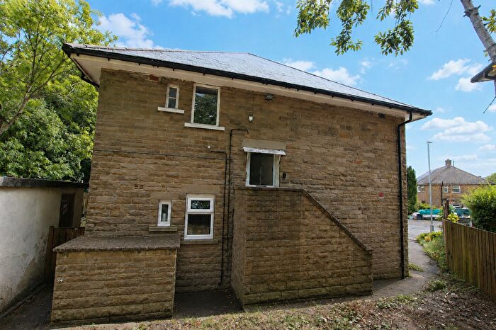 2 Bedroom Maisonette For Sale In Lineholme Avenue, Todmorden, OL14