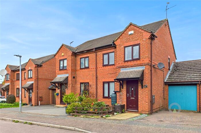 3 Bedroom Semi-Detached House For Sale In Jasmine Road, Kettering, Northamptonshire, NN16