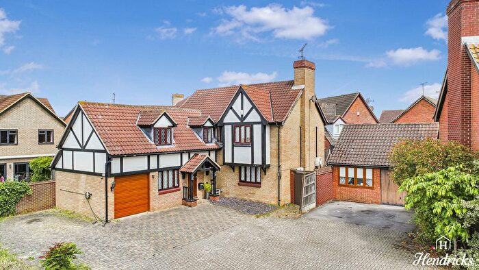 5 Bedroom Detached House For Sale In Downhall Park Way, Rayleigh, SS6