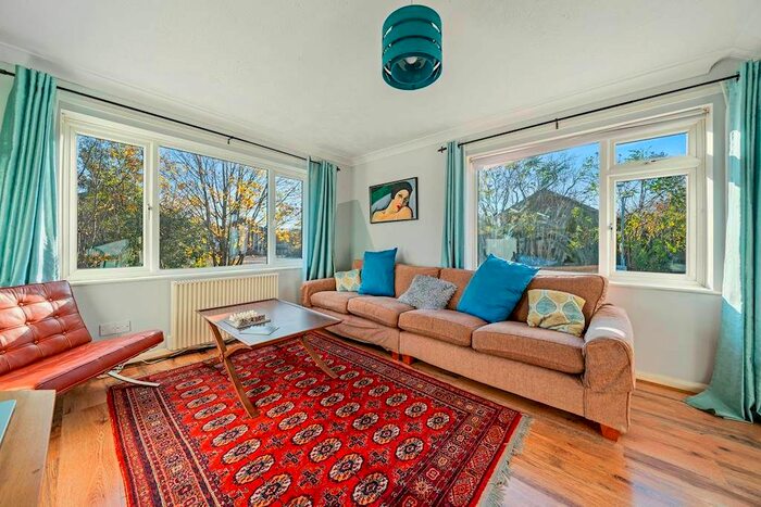 2 Bedroom Maisonette To Rent In Downside Walk, Brentford, London, TW8