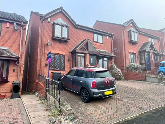 2 Bedroom Semi-Detached House To Rent In Gideons Close, Dudley, DY3