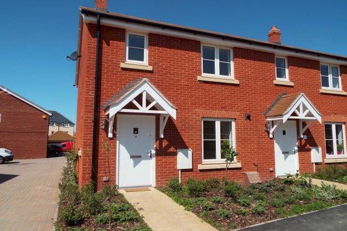 3 Bedroom End Of Terrace House To Rent In Furze Drive, Romsey, SO51