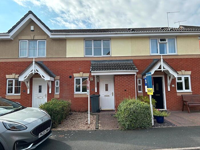 2 Bedroom House To Rent In Kererwin Close, Cradley Heath, West Midlands, B64