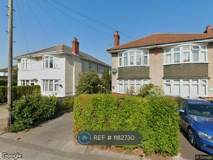 2 Bedroom Flat To Rent In Portfield Road, Christchurch BH23