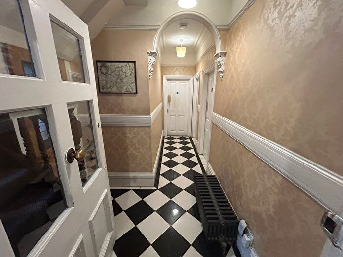 6 Bedroom Terraced House For Sale In London Road, Luton, LU1