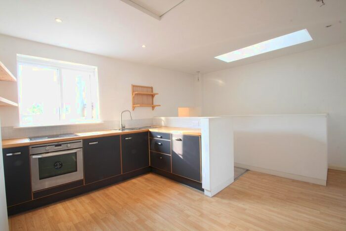 1 Bedroom Flat To Rent In The Broadway, Barnes, London, SW13