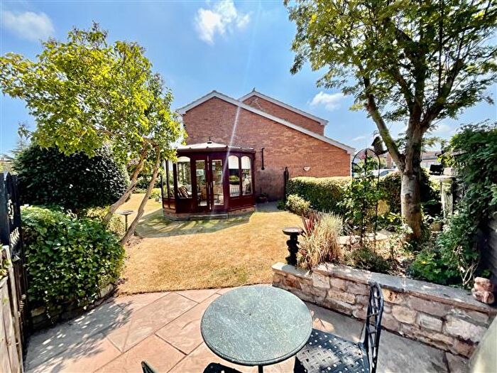4 Bedroom Detached House For Sale In Manor Farm Close, Aughton, Sheffield, Rotherham, S26