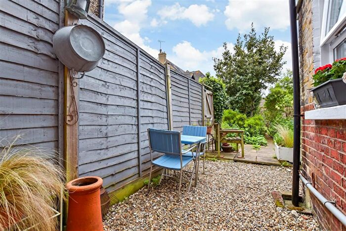2 Bedroom End Of Terrace House For Sale In Eastgate Terrace, Rochester, Kent, ME1