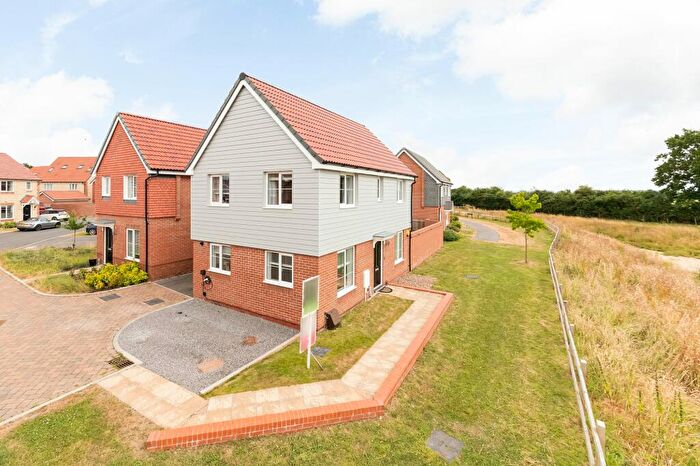 3 Bedroom Detached House For Sale In Yellowhammer Place, Didcot, OX11