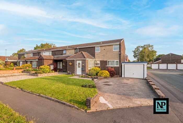 3 Bedroom End Of Terrace House For Sale In Keats Close, Tamworth, B79