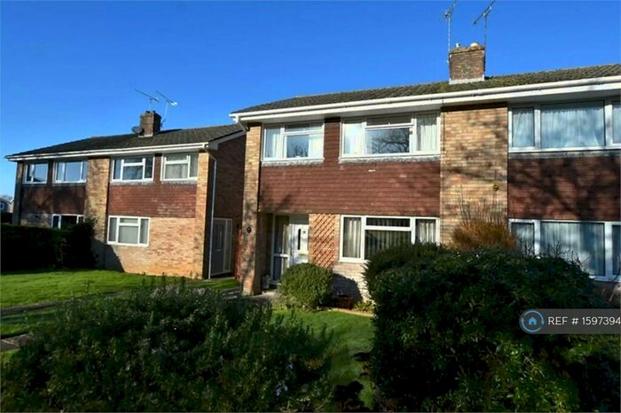 3 Bedroom Semi-Detached House To Rent In Greenslade Gardens, Nailsea, Bristol, BS48