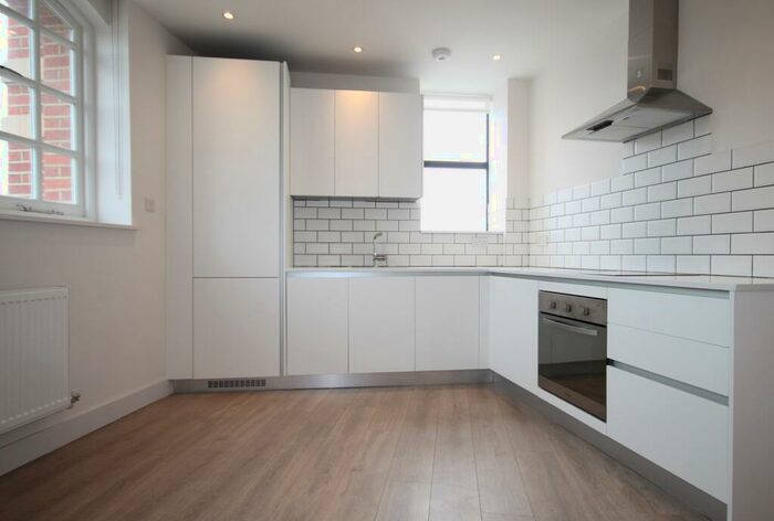 1 Bedroom Flat To Rent In Cambridge House, Mayes Road, Haringay, N22