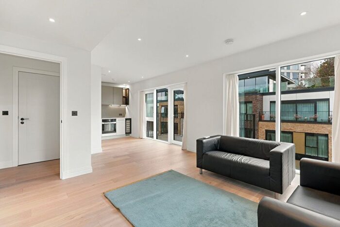 1 Bedroom Flat For Sale In Savoy House, Chelsea Creek, SW6
