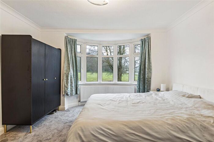 4 Bedroom Detached House For Sale In St. Johns Road, Harpenden, Hertfordshire, AL5