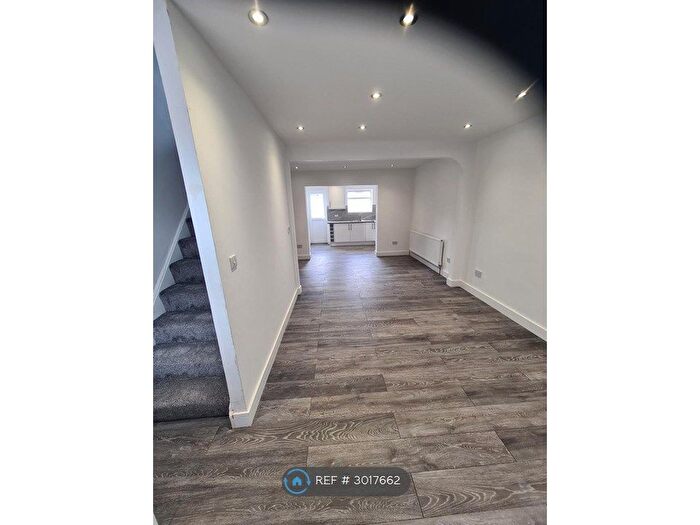 5 Bedroom End Terrace House To Rent In Guildford Avenue, Feltham, TW13