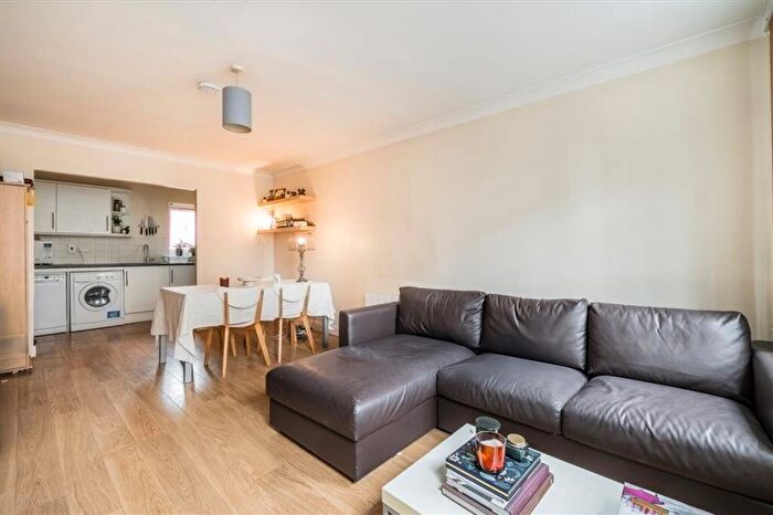 2 Bedroom Flat To Rent In Fuller Close, London, E2