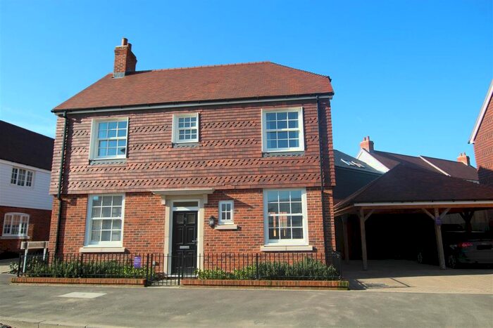 3 Bedroom Detached House To Rent In Three Fields Road, Tenterden, TN30
