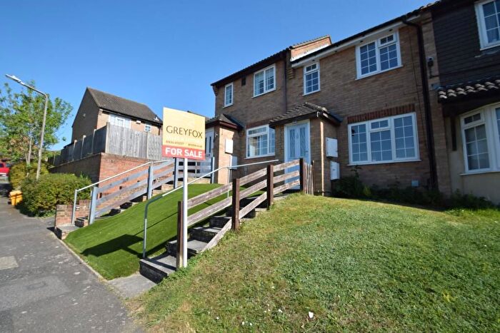 2 Bedroom Terraced House For Sale In Emily Road, Chatham, ME5